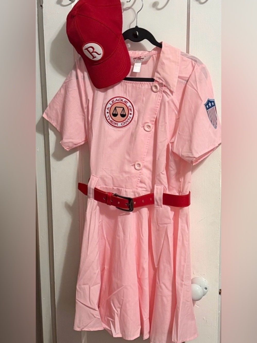 A League of Their Own Women’s Baseball Costume Cap Red Knee-High Socks Halloween - Picture 9 of 15